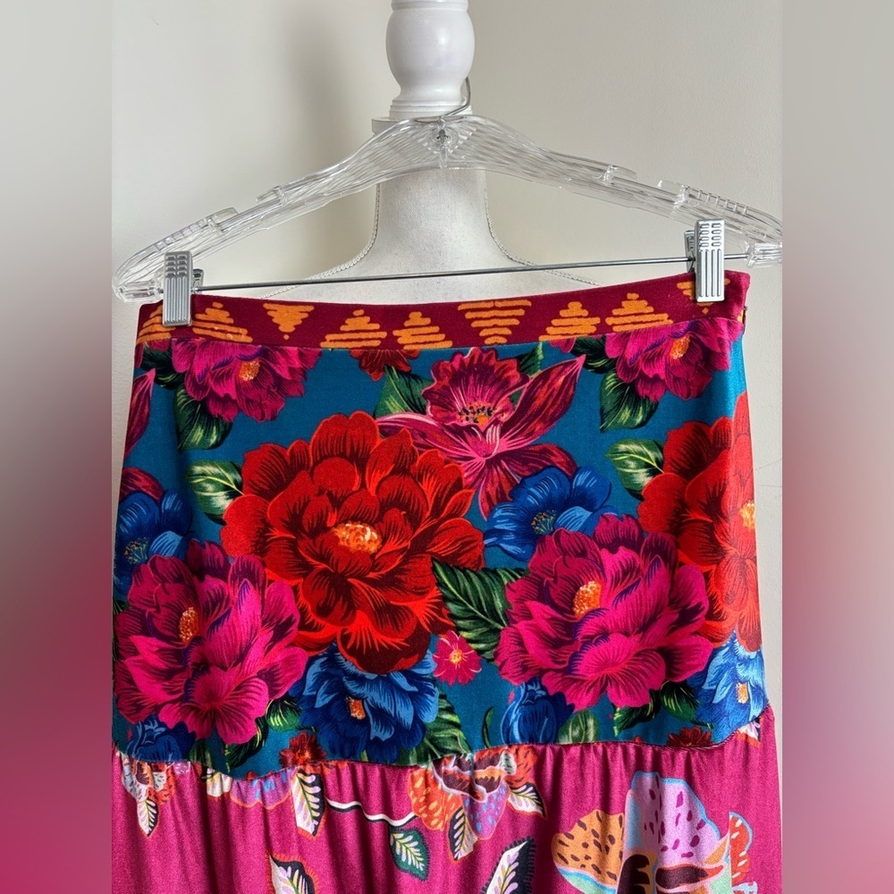 FARM Rio Drea Tiered Velvet Midi Skirt Size Medium - Picture 9 of 15